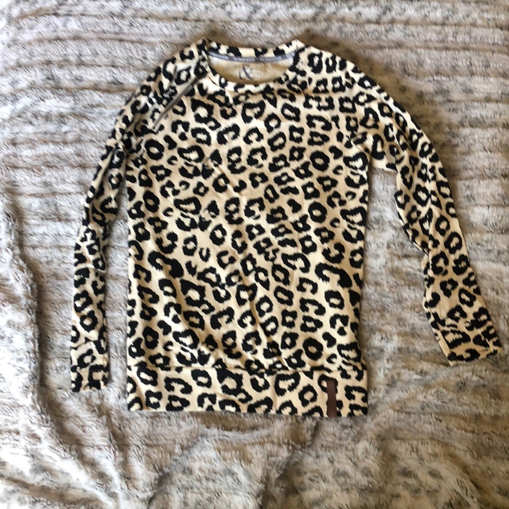 Ampersand Avenue cheetah print top